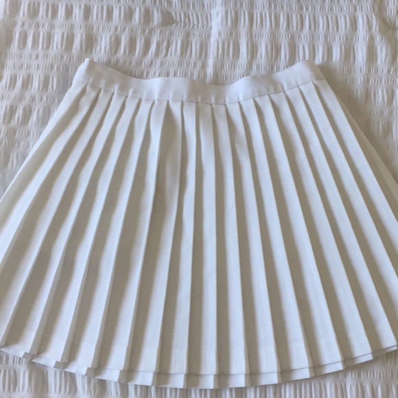 Pleated Skirt - Picture 3 of 4
